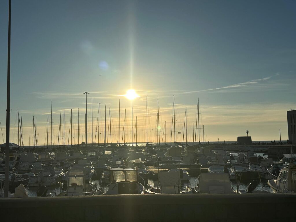 Hafen von Livorno im Sonnenuntergang